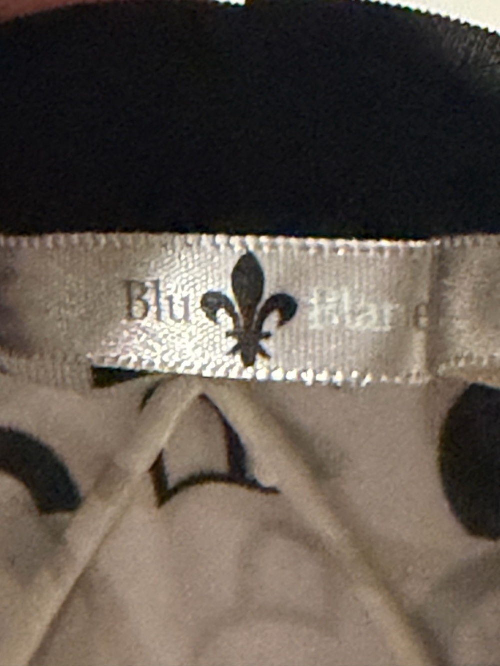 Blu Planet Black and White City Text Print Sweatshirt - Picture 7 of 9